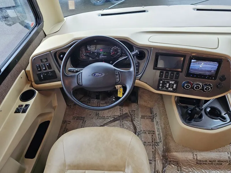 2017 Tiffin Motorhomes Allegro, photo 14 of 24