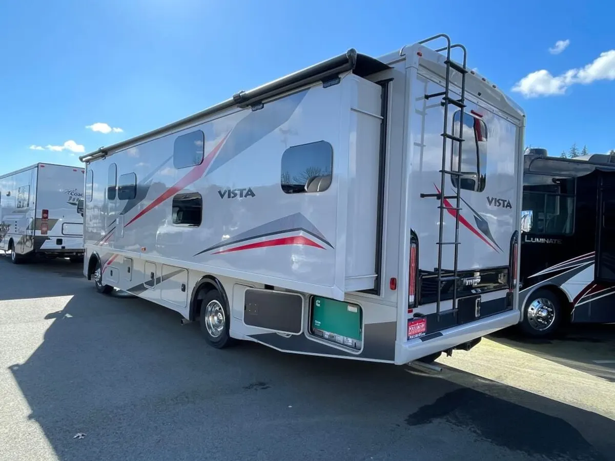 2024 Winnebago Vista, photo 3 of 22