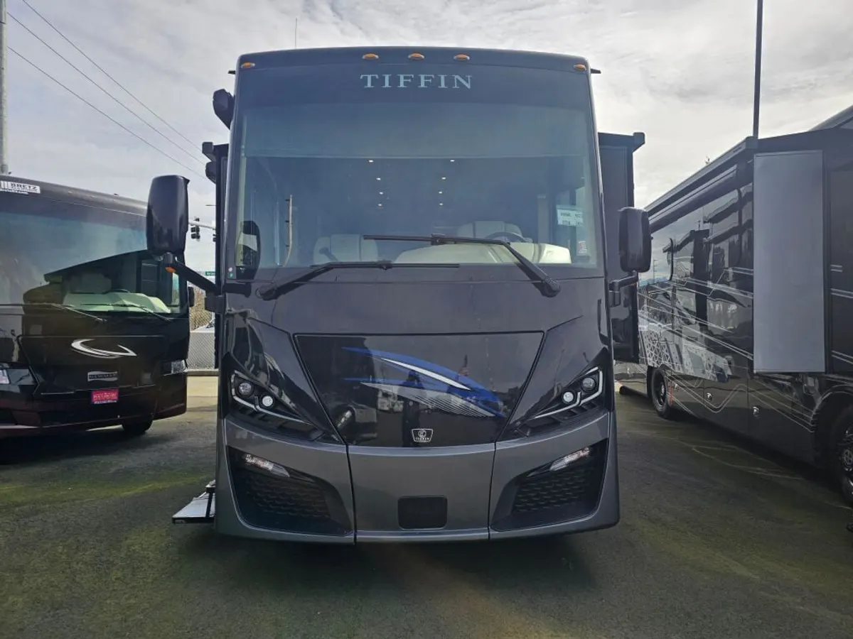 2026 Tiffin Motorhomes Phaeton, photo 2 of 24
