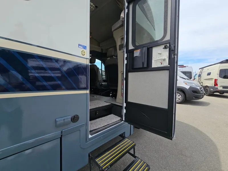 2027 Winnebago View, photo 9 of 24