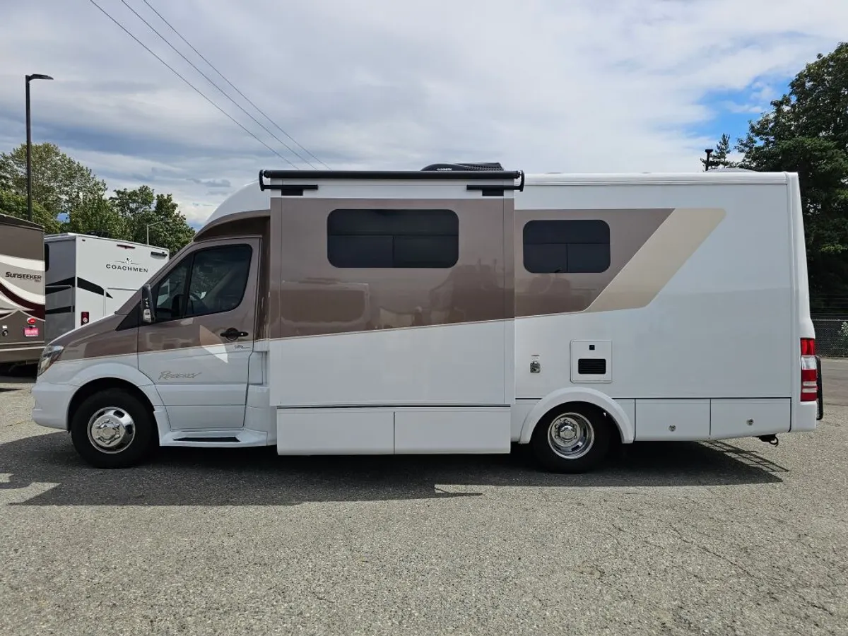 2019 Regency RV Ultra Brougham, photo 6 of 24