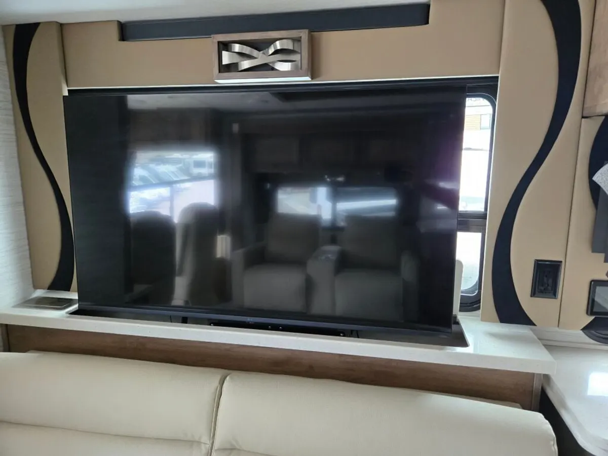 2026 Tiffin Motorhomes Phaeton, photo 10 of 20