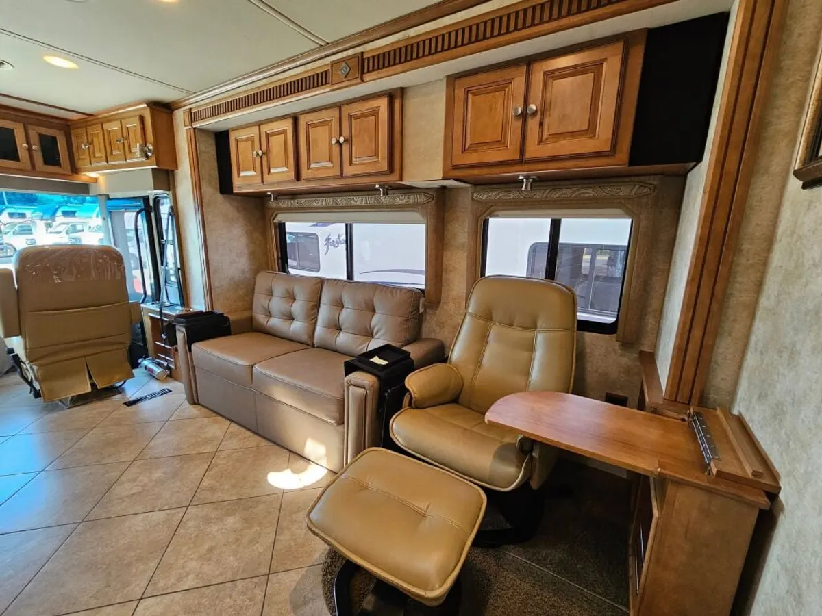 2012 Itasca Meridian, photo 16 of 24