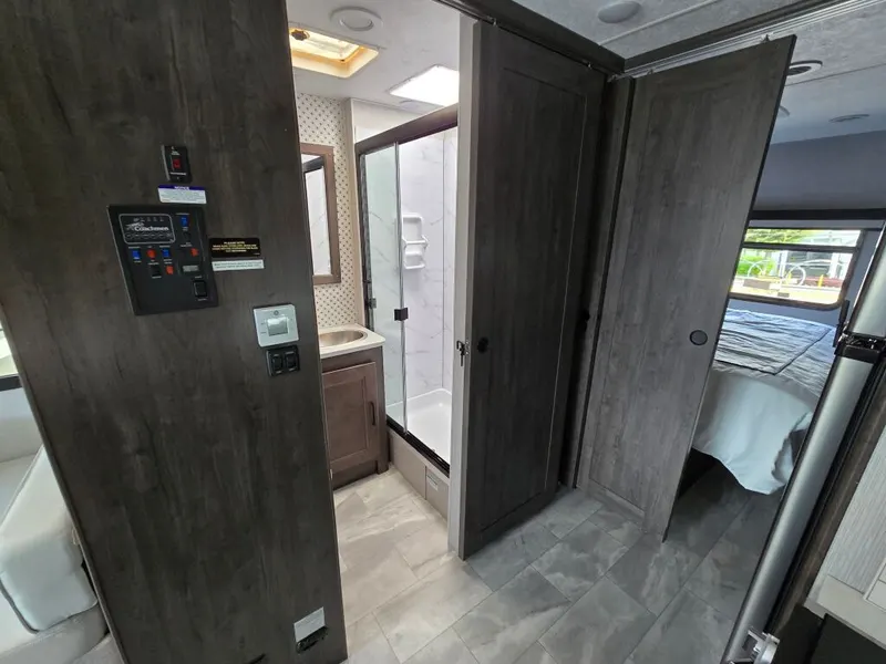 2023 Coachmen Mirada, photo 15 of 24