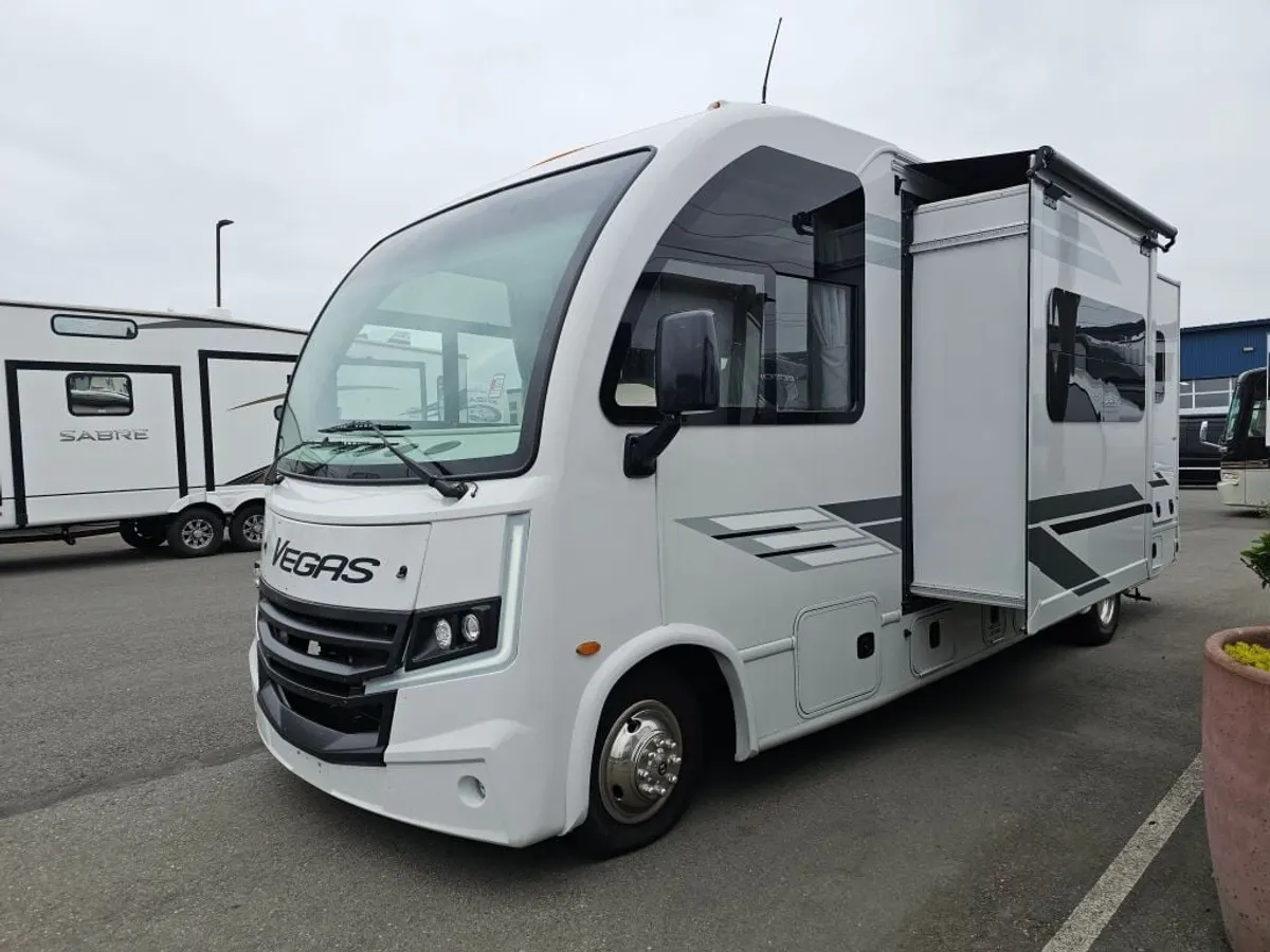 2027 Thor Motor Coach Vegas, photo 6 of 24