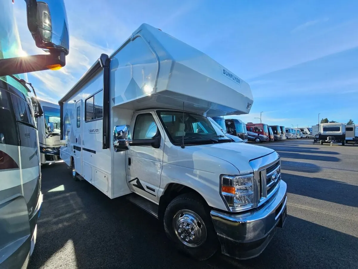 2027 winnebago sunflyer, photo 3 of 24