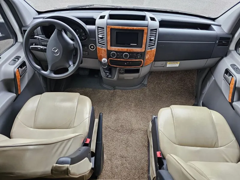 2016 Thor Motor Coach Synergy, photo 18 of 24
