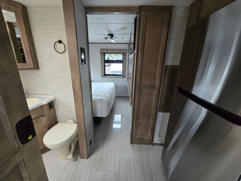 2027 Tiffin Motorhomes Allegro Bay, photo 18 of 24
