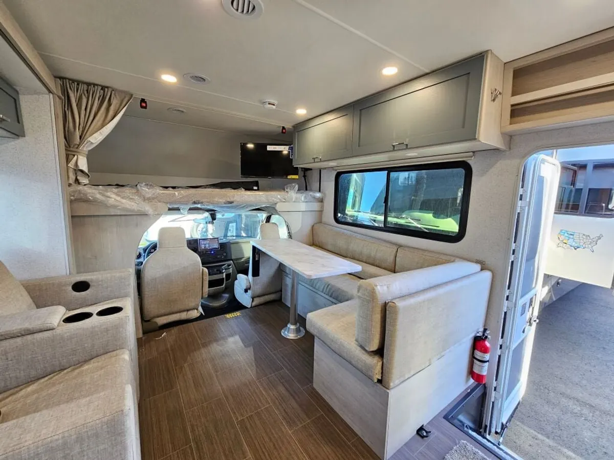 2027 winnebago sunflyer, photo 9 of 24