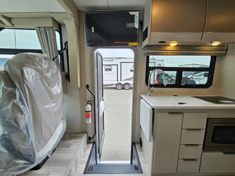2027 Thor Motor Coach Vegas, photo 9 of 24