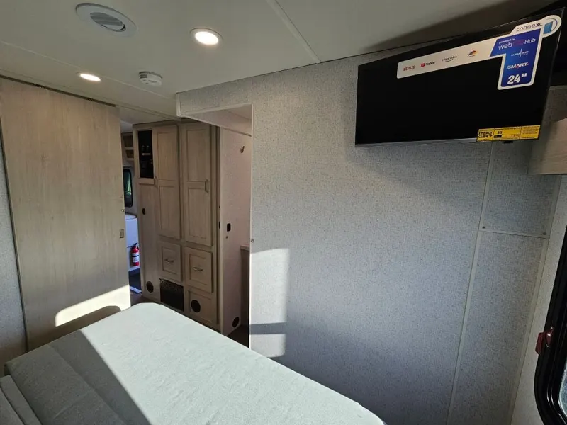 2027 winnebago sunflyer, photo 24 of 24