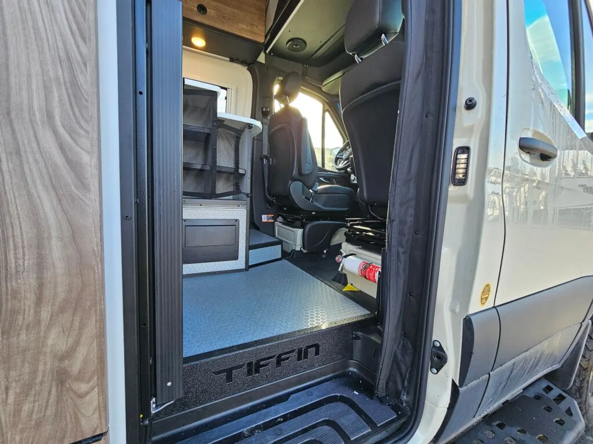2026 Tiffin Motorhomes GH1, photo 12 of 24