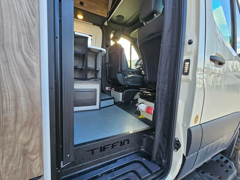 2026 Tiffin Motorhomes GH1, photo 12 of 24