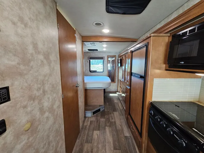 2020 Winnebago Vista, photo 20 of 24