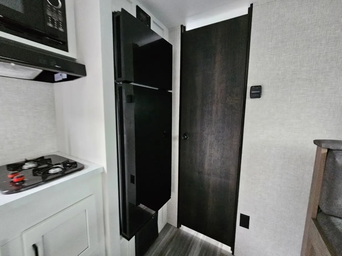2024 Jayco Jay Flight SLX, photo 18 of 24