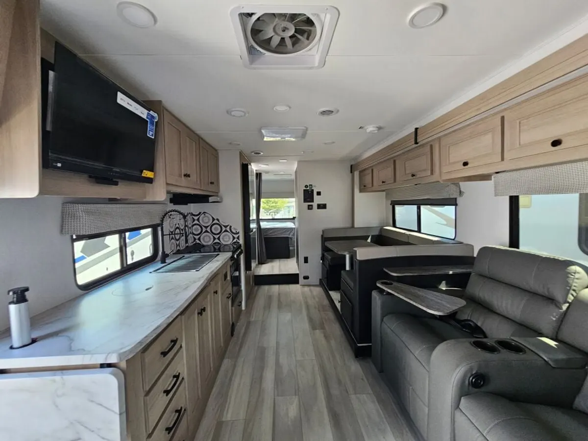 2027 Forest River Sunseeker, photo 9 of 24