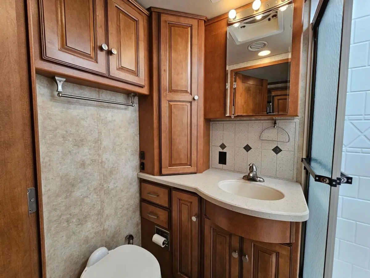 2012 Itasca Meridian, photo 20 of 24
