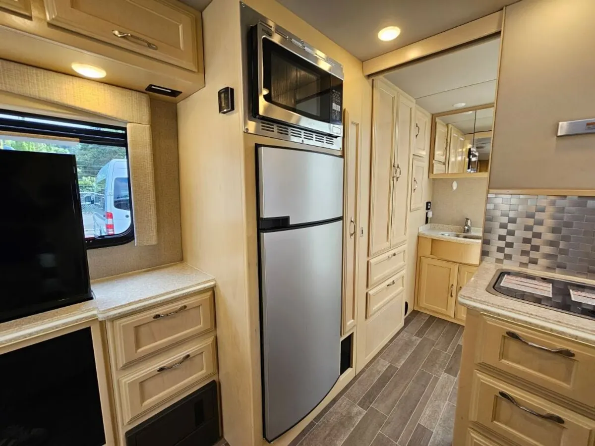 2019 Regency RV Ultra Brougham, photo 24 of 24