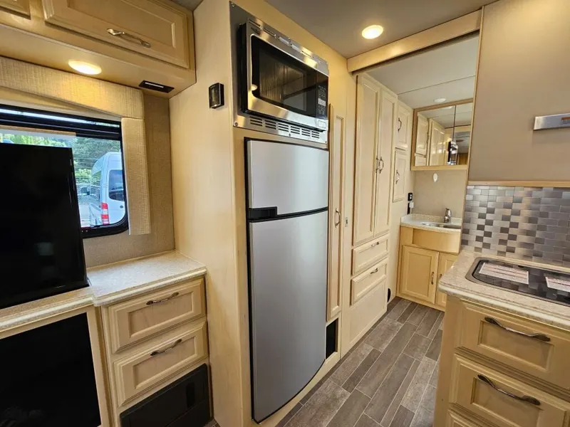 2019 Regency RV Ultra Brougham, photo 24 of 24