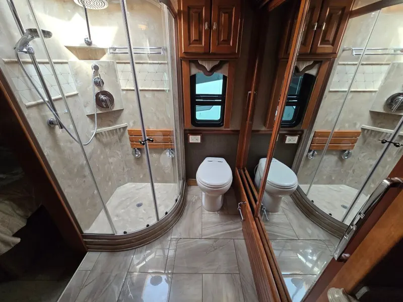 2017 Tiffin Motorhomes Allegro Bus, photo 21 of 24