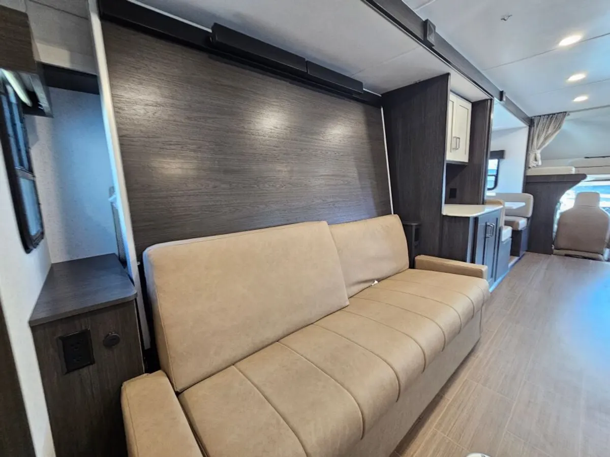 2027 Winnebago Sunflyer, photo 17 of 24