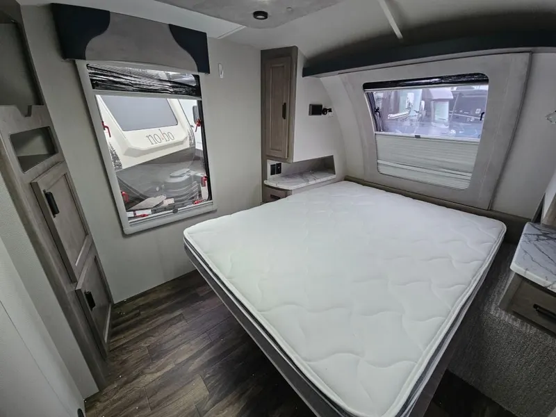 2021 Lance Lance Travel Trailers, photo 12 of 24