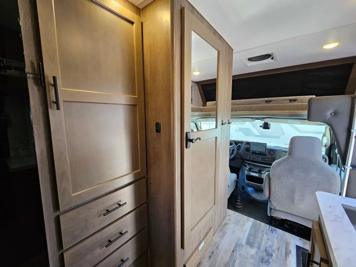 2026 Adventurer Manufacturing Inc. Overlander, photo 20 of 24