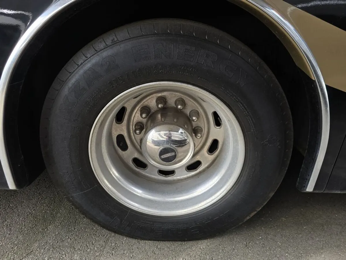 2014 Fleetwood Discovery, photo 5 of 24