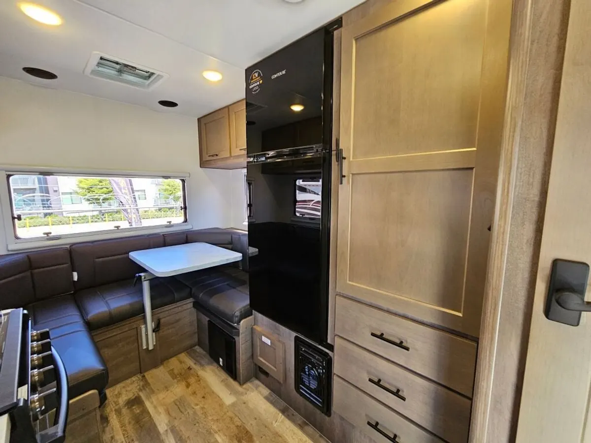 2026 Adventurer Manufacturing Inc. Overlander, photo 12 of 24