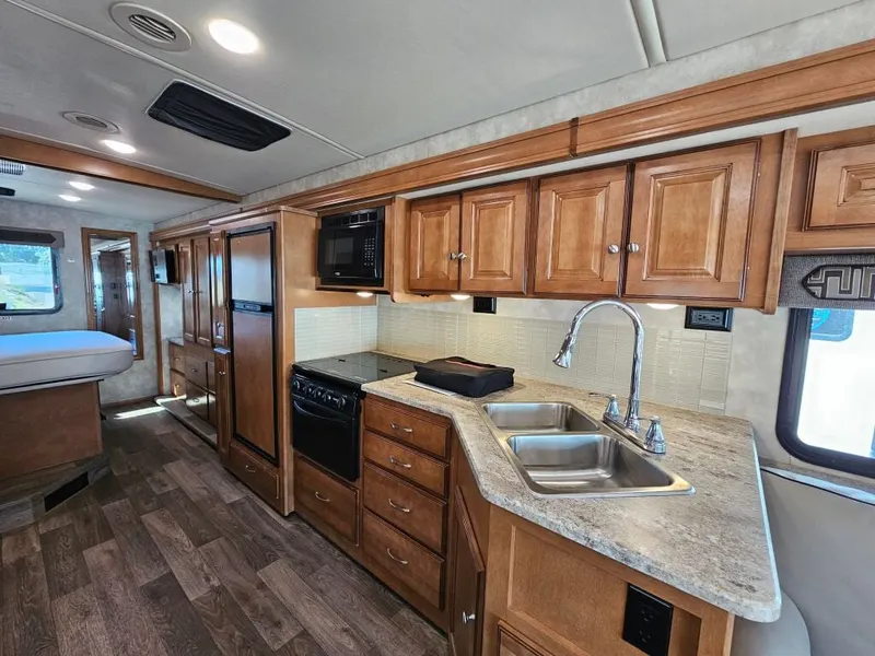2020 Winnebago Vista, photo 14 of 24