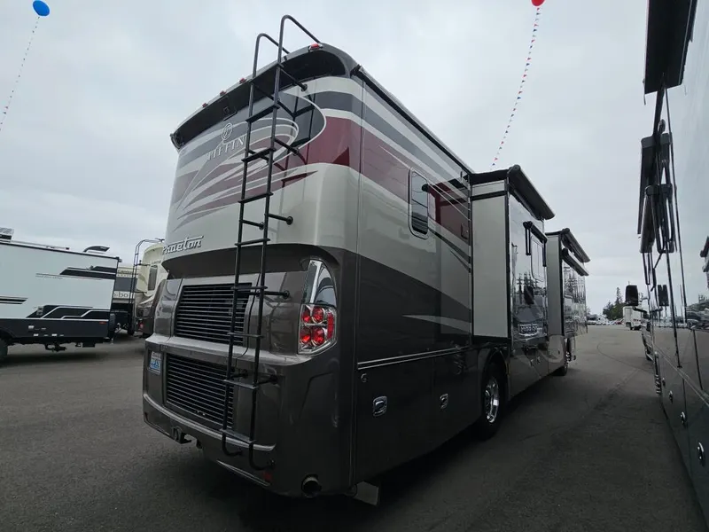 2017 Tiffin Motorhomes Phaeton, photo 6 of 24