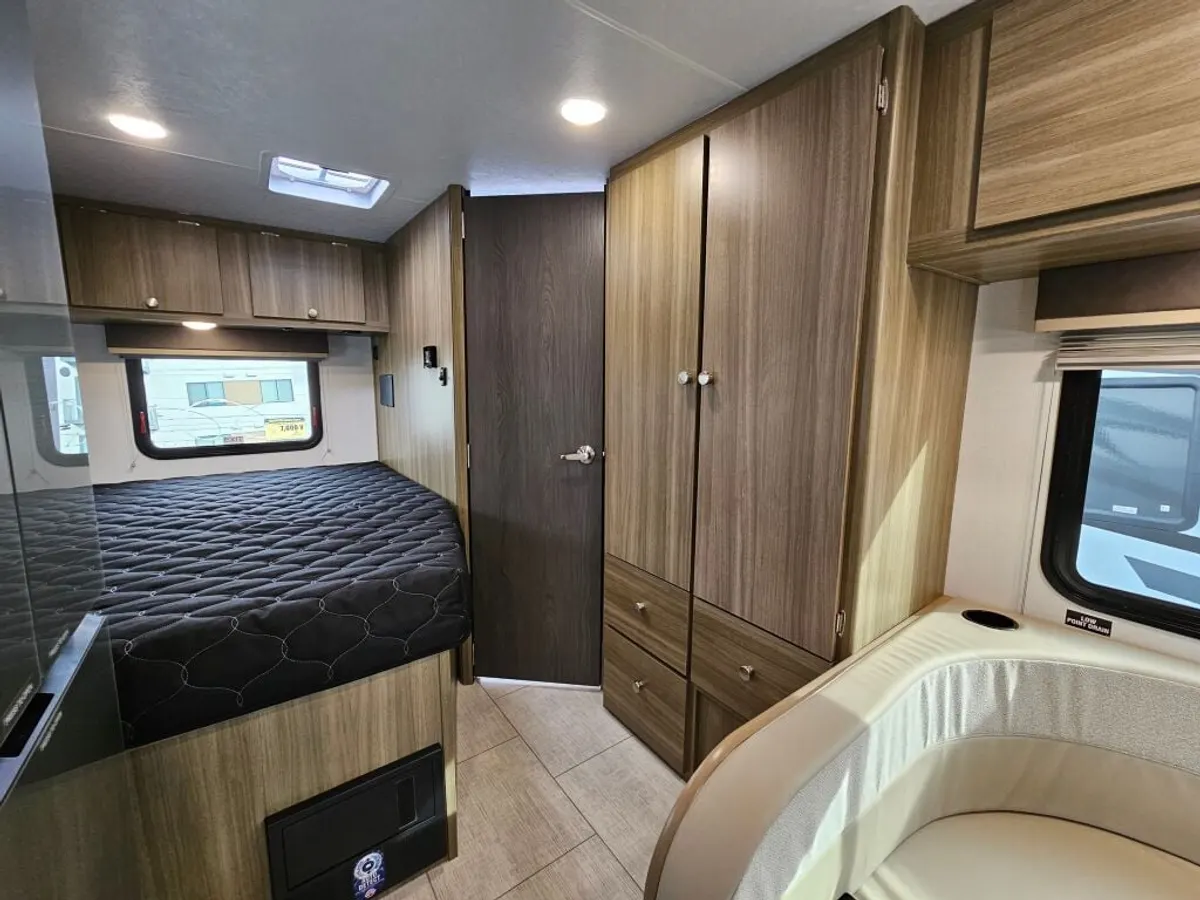 2026 Coachmen Freelander, photo 23 of 24