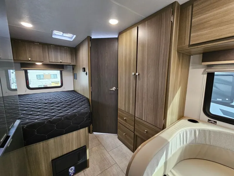 2026 Coachmen Freelander, photo 23 of 24