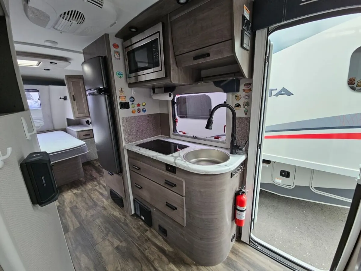 2021 Lance Lance Travel Trailers, photo 7 of 24