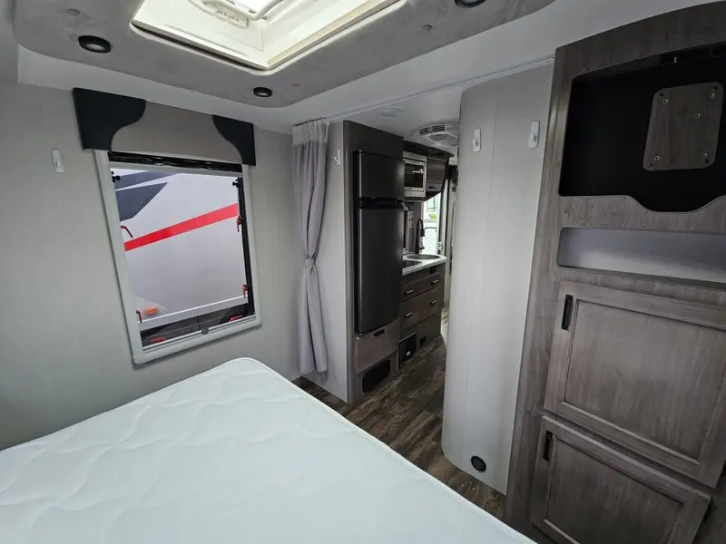 2021 Lance Lance Travel Trailers, photo 15 of 24