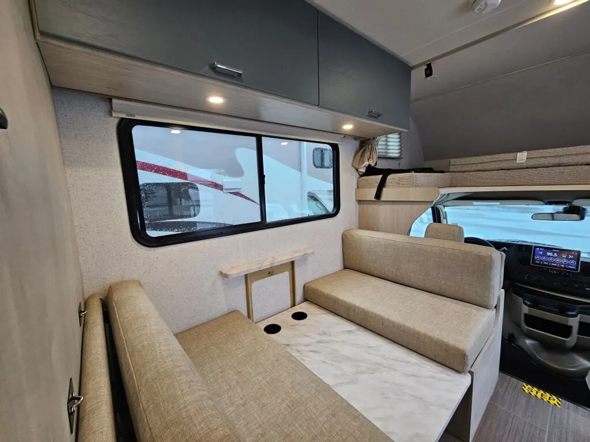2027 Winnebago Sunflyer, photo 12 of 24