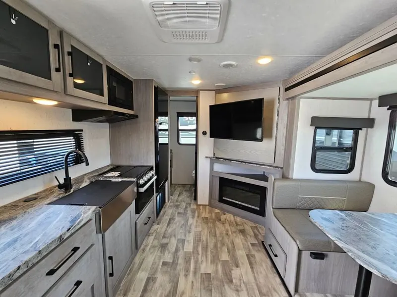 2023 Dutchmen Kodiak, photo 11 of 24