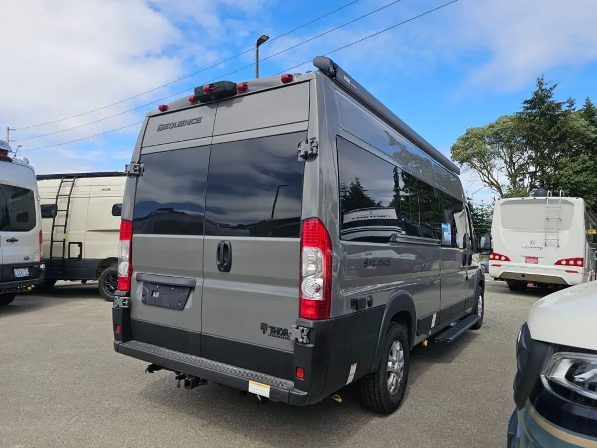 2027 Thor Motor Coach Sequence, photo 7 of 24