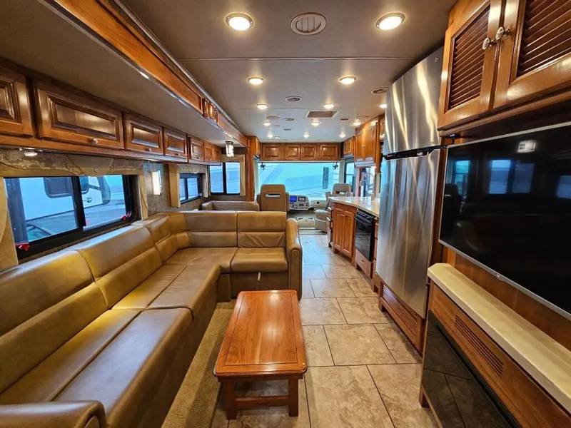 2015 Tiffin Motorhomes Allegro, photo 18 of 24
