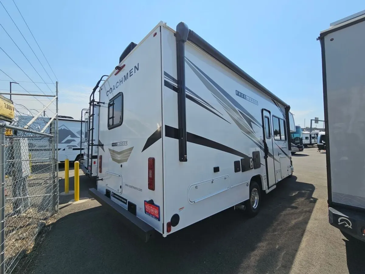 2027 Coachmen Freelander, photo 5 of 24