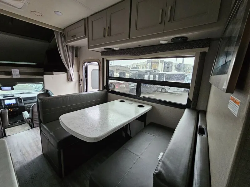 2023 Thor Motor Coach Magnitude 4x4, photo 17 of 24