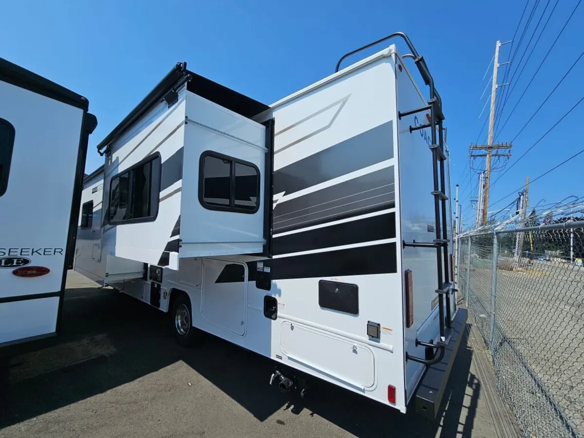 2027 Coachmen Freelander, photo 4 of 24
