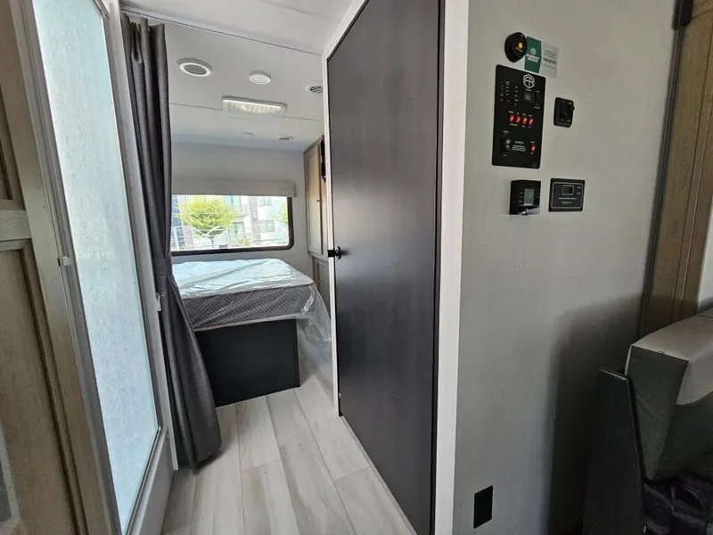 2027 Forest River Sunseeker, photo 23 of 24