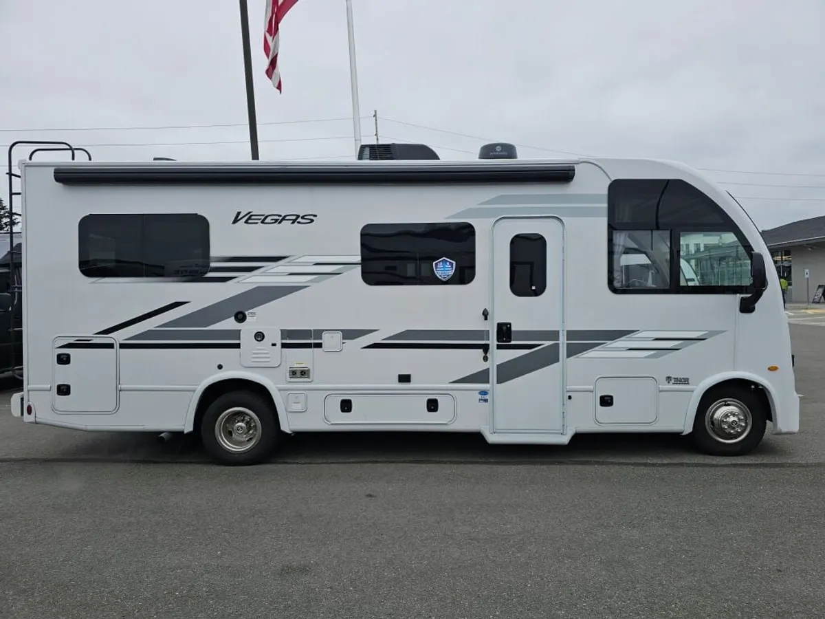 2027 Thor Motor Coach Vegas, photo 2 of 24