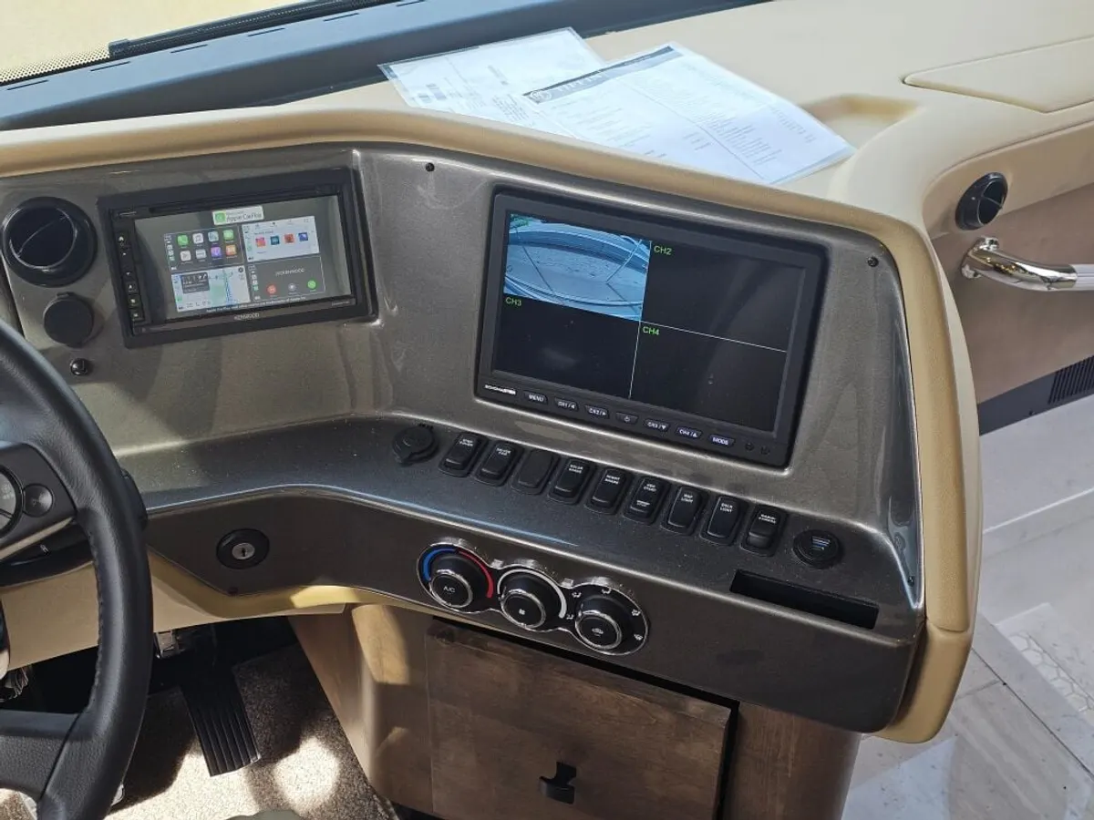 2026 Tiffin Motorhomes Phaeton, photo 21 of 24