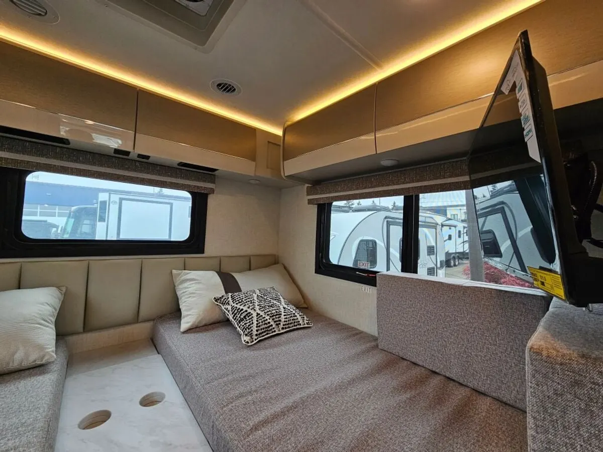 2027 Thor Motor Coach Vegas, photo 24 of 24