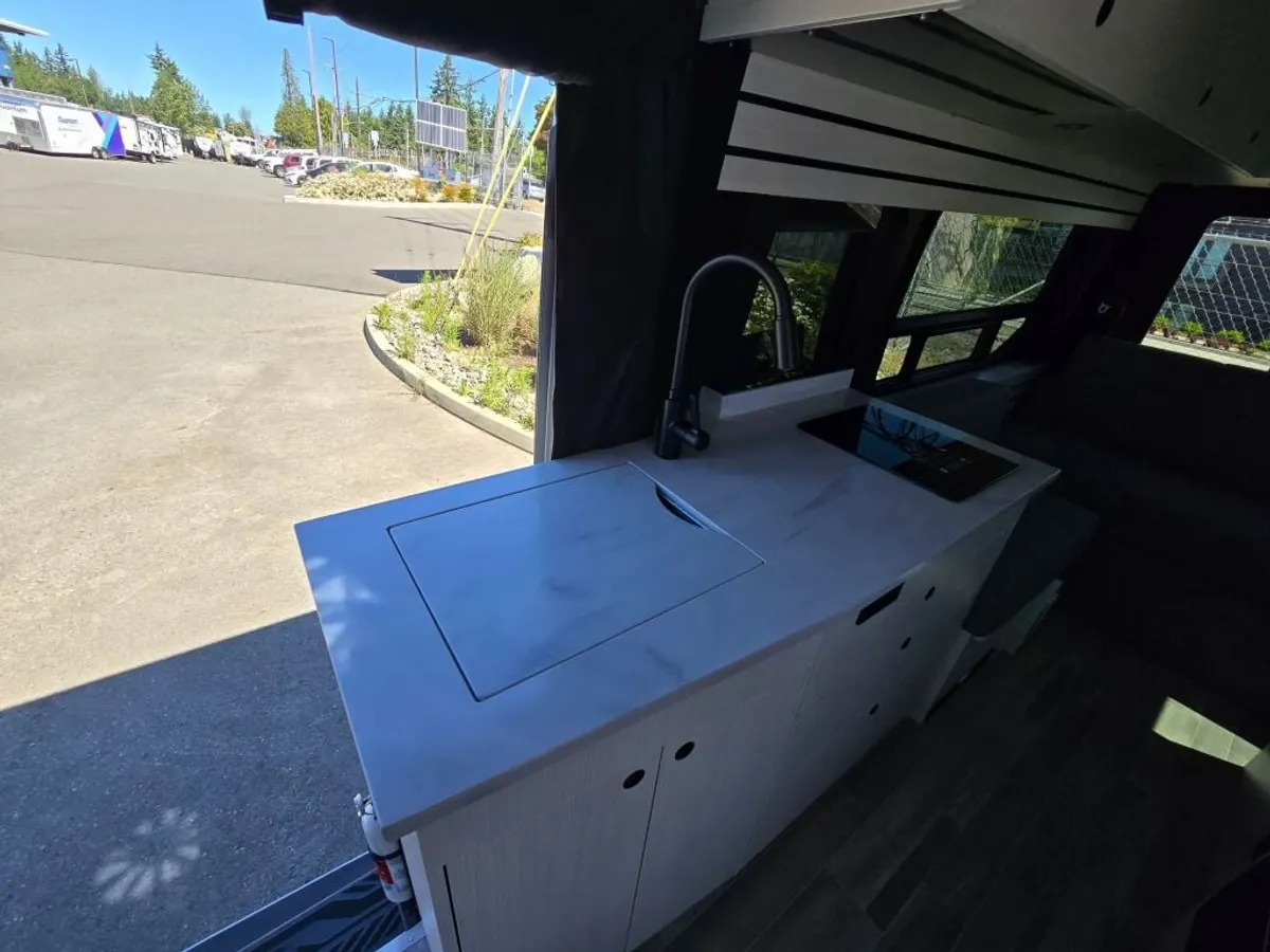 2026 Pleasure-Way Ontour, photo 9 of 16