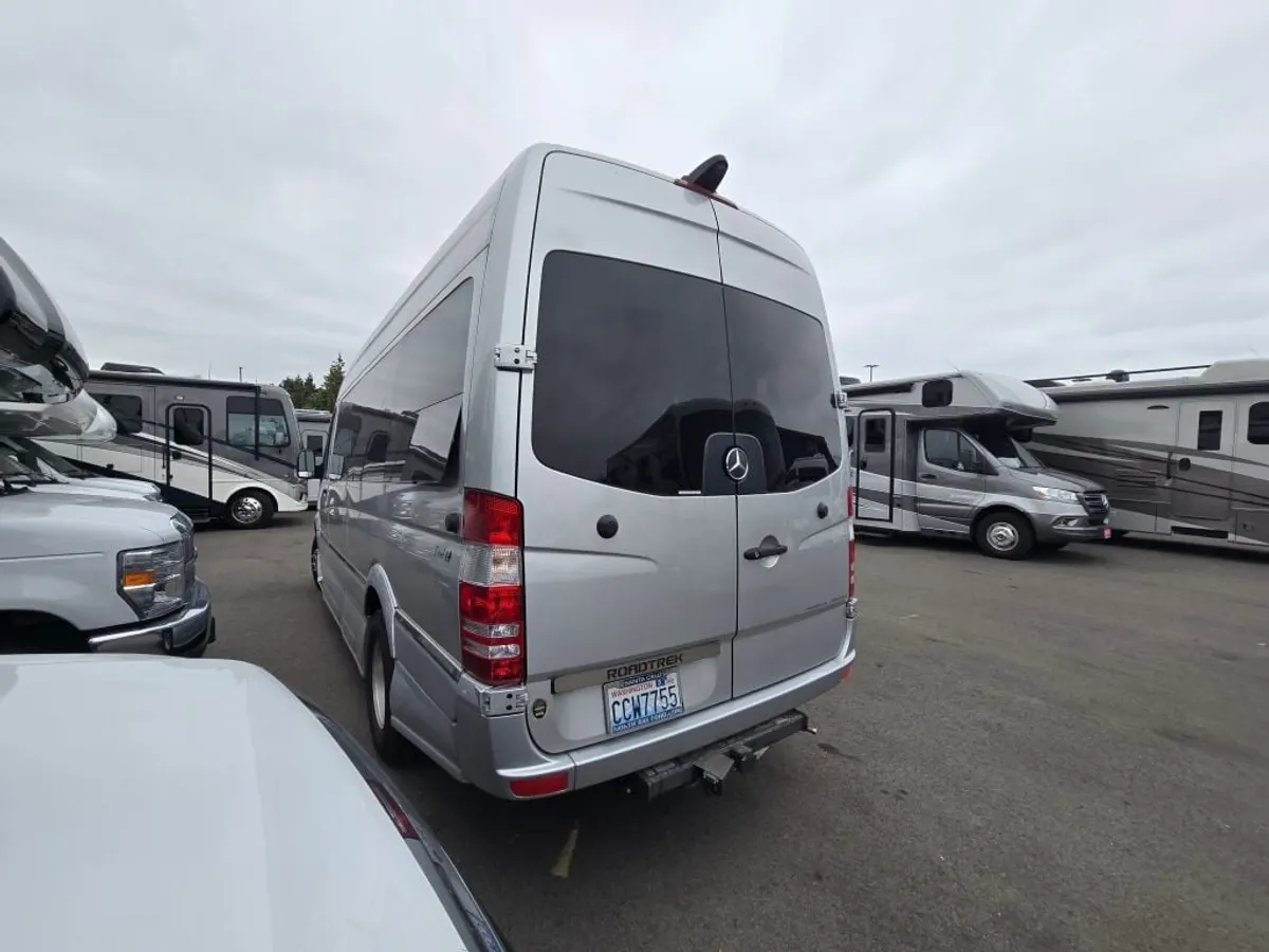 2016 Roadtrek E-Trek, photo 7 of 24