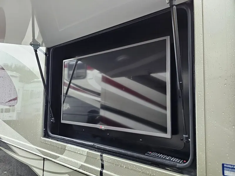 2015 Tiffin Motorhomes Allegro, photo 8 of 24