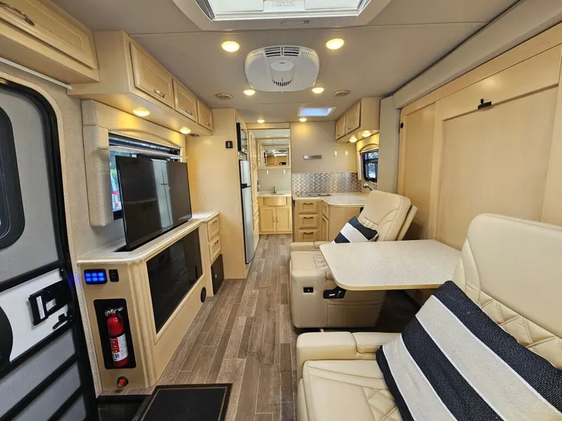2019 Regency RV Ultra Brougham, photo 12 of 24
